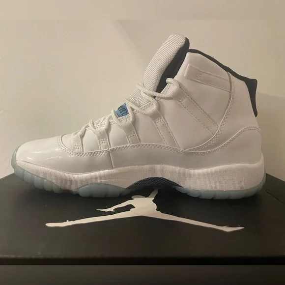 Air Jordan 11 Retro “Legend Blue” Sneakers